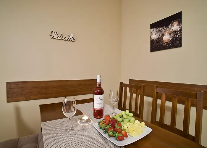 Apart-center Motyl アパート *