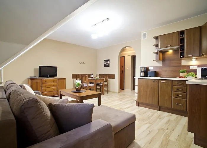 アパート Apart-center Motyl ザコパネ