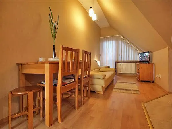 Apart-center Motyl アパート *