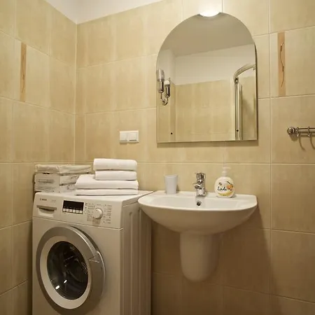 Apart-center Motyl * 扎科帕内